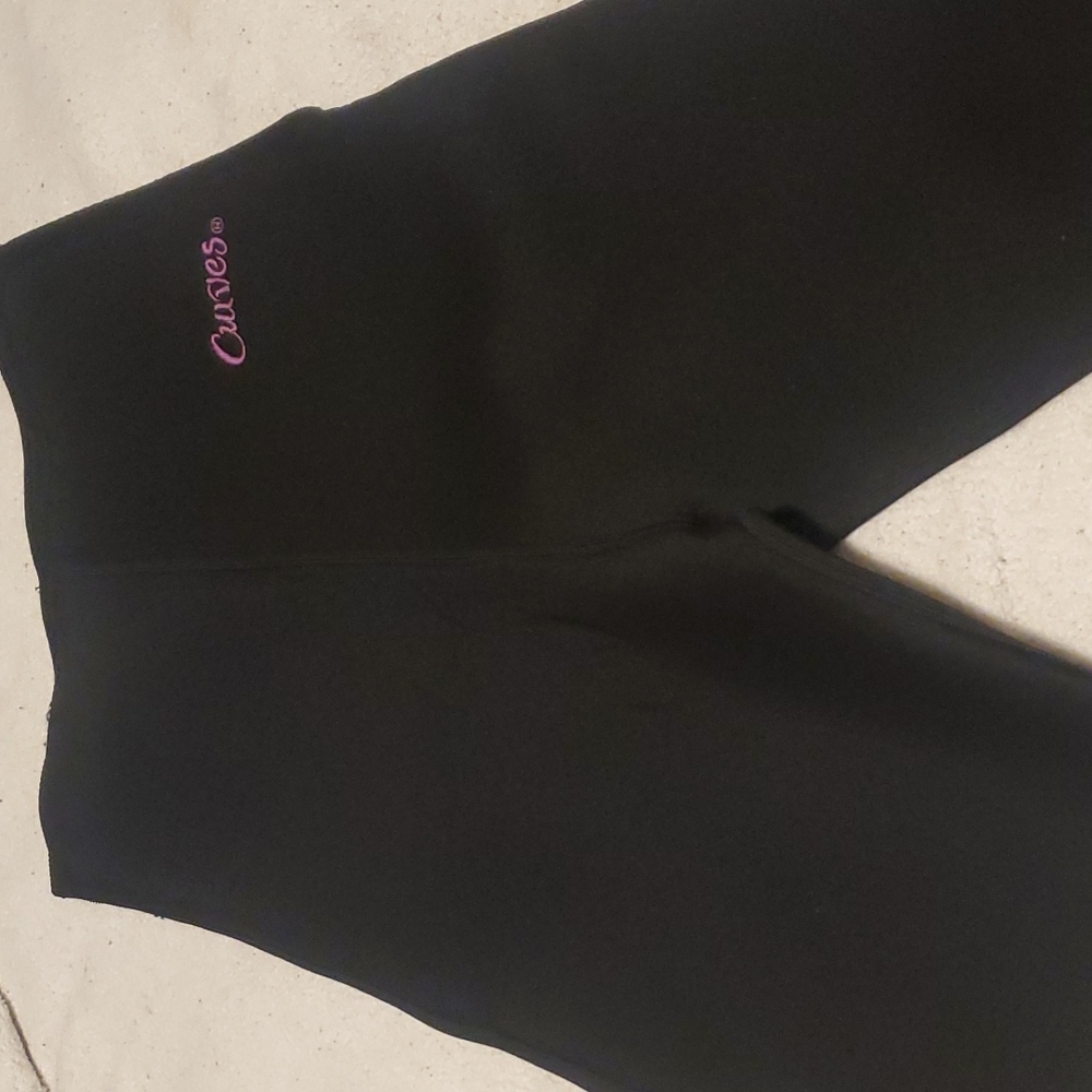 🔴Curves workout form fit % body shaping shorts foam style material
